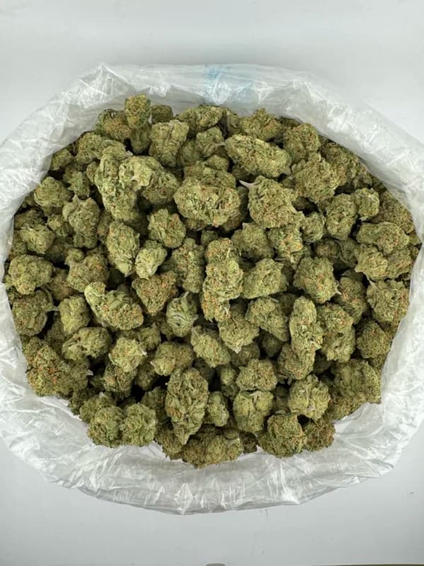 What is THCa? A Deep Dive Into the Cannabinoid of the Moment